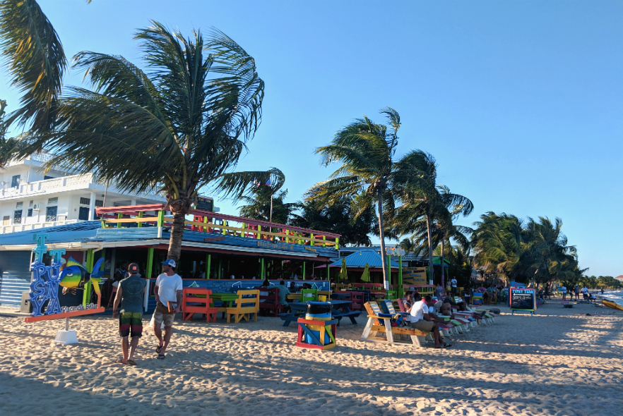 Placencia beach bar