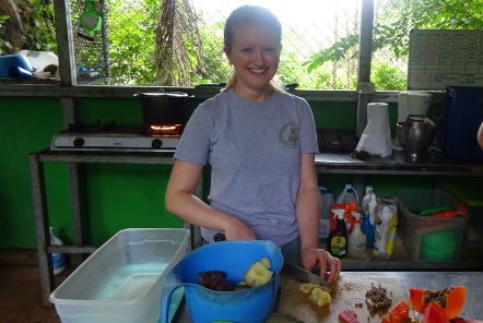 Lucy from the Pod Volunteer team volunteering at the Wildlife Rescue project